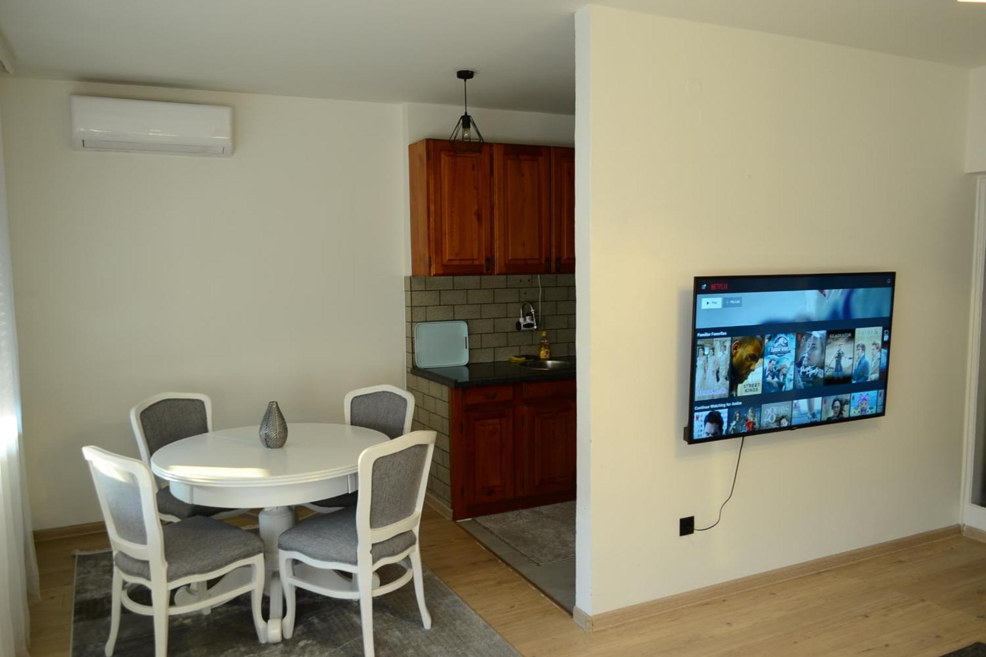 Spacious And Modern Apartment In Town Center Коніц Екстер'єр фото